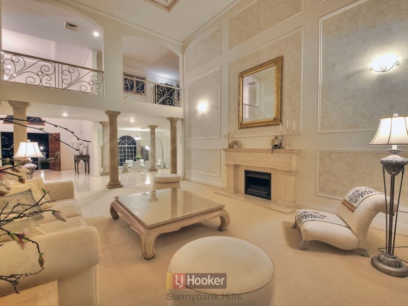 73 Delfin Drive, Macgregor QLD 4109