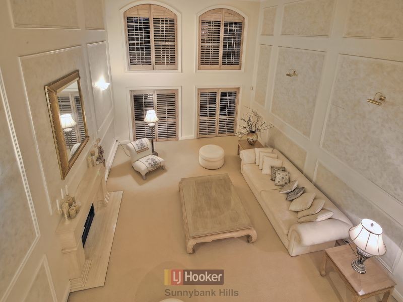 73 Delfin Drive, Macgregor QLD 4109