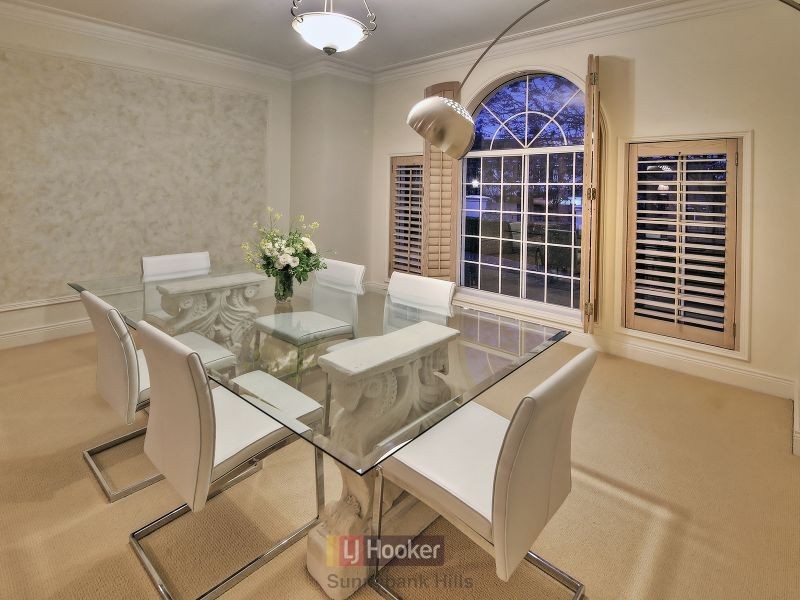 73 Delfin Drive, Macgregor QLD 4109