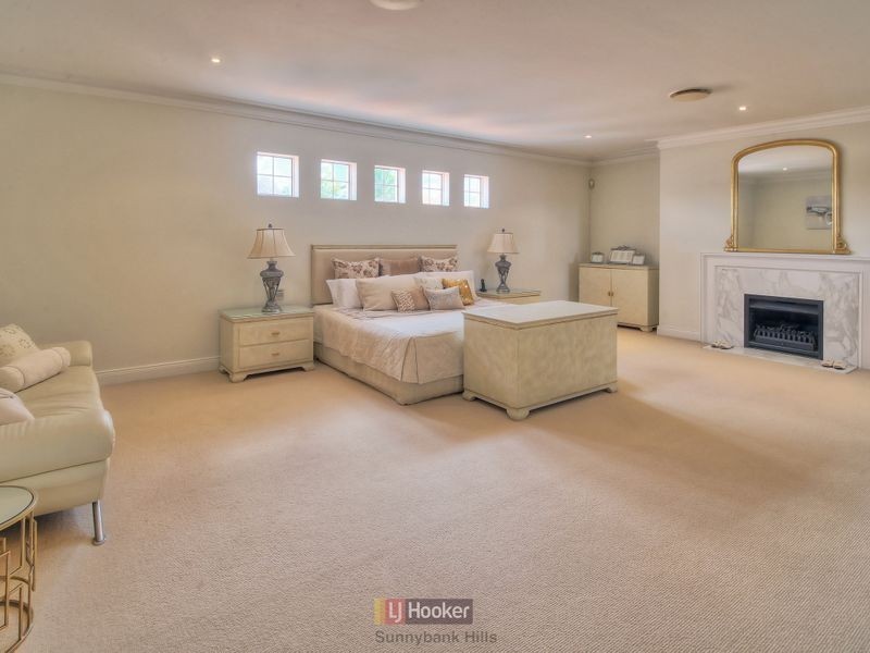 73 Delfin Drive, Macgregor QLD 4109