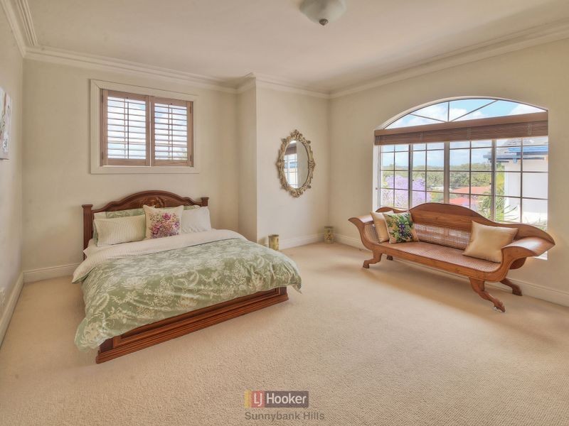 73 Delfin Drive, Macgregor QLD 4109