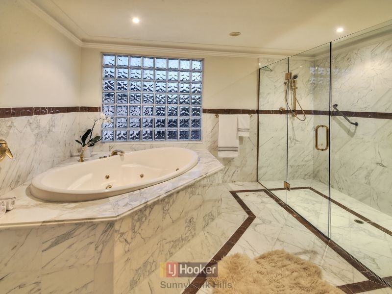 73 Delfin Drive, Macgregor QLD 4109