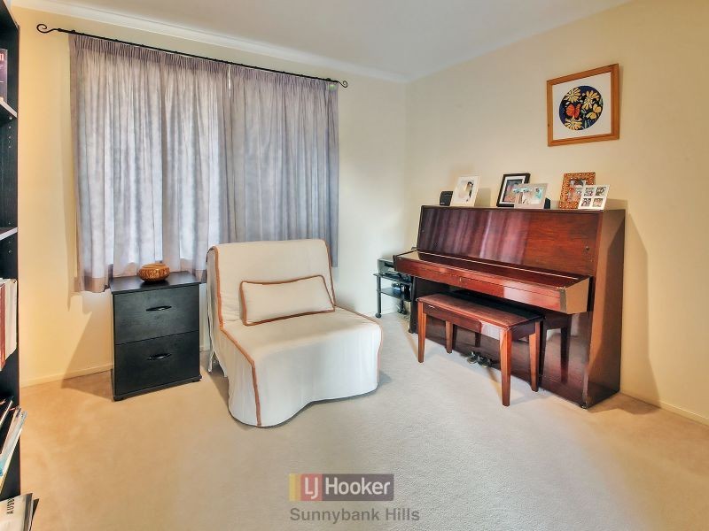 61 Greenways Esplanade, Parkinson QLD 4115