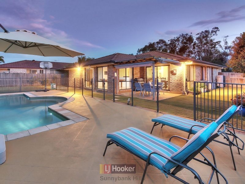 61 Greenways Esplanade, Parkinson QLD 4115