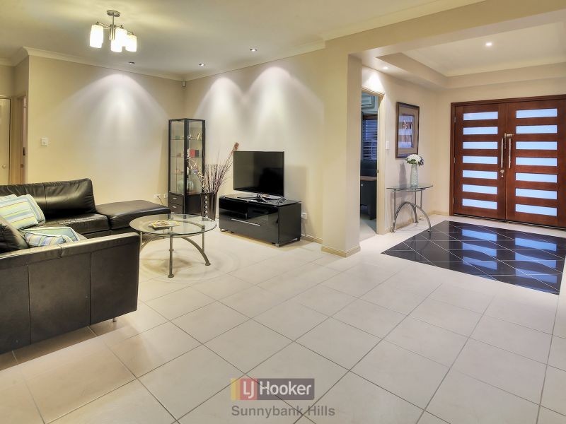 25 Juniper Circuit, Stretton QLD 4116