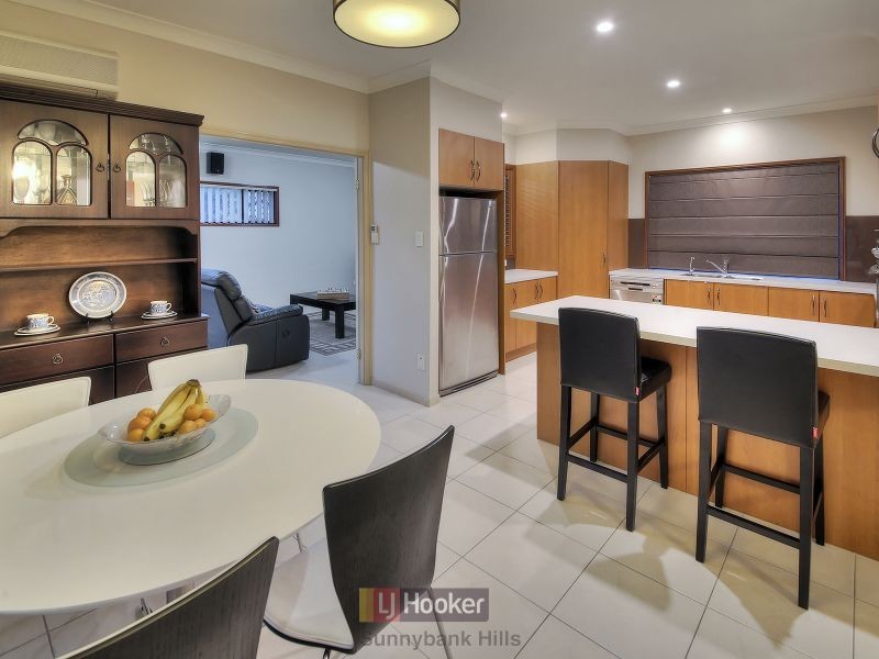 25 Juniper Circuit, Stretton QLD 4116