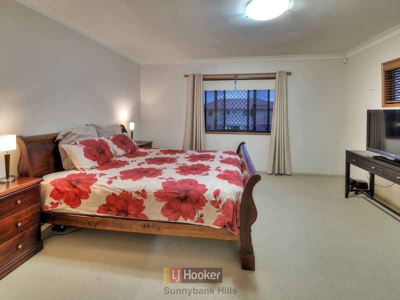 25 Juniper Circuit, Stretton QLD 4116
