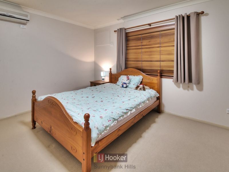 25 Juniper Circuit, Stretton QLD 4116