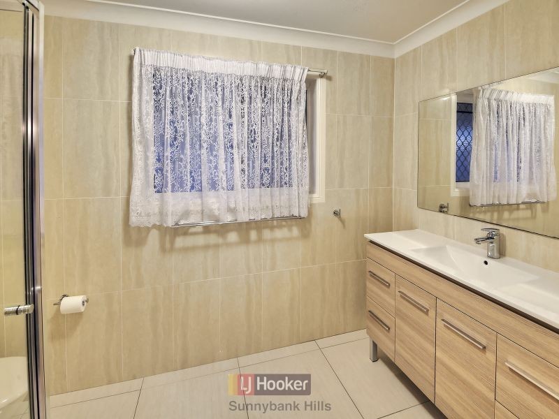 49 Maywood Crescent, Calamvale QLD 4116