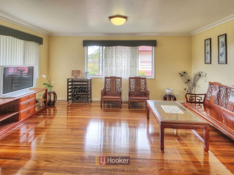 69 Granadilla Street, Macgregor QLD 4109