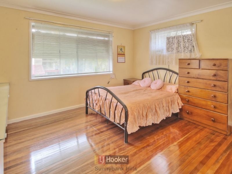 69 Granadilla Street, Macgregor QLD 4109