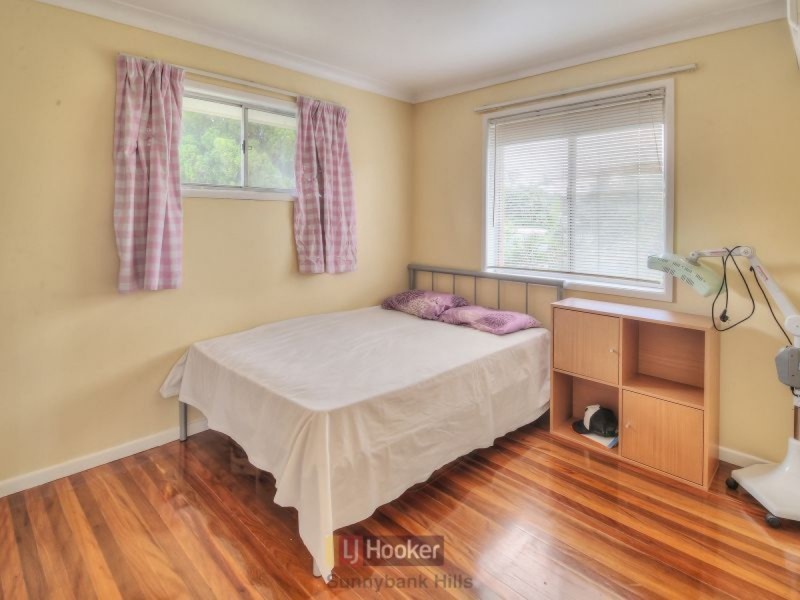 69 Granadilla Street, Macgregor QLD 4109