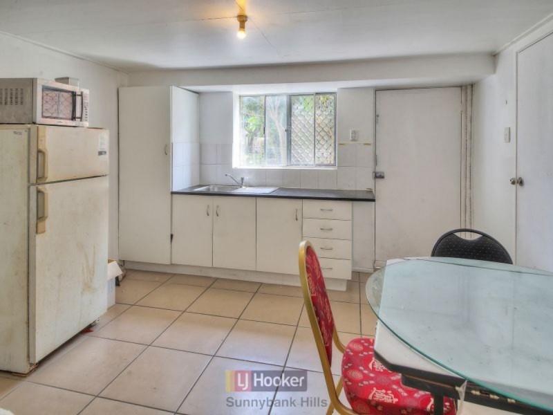 69 Granadilla Street, Macgregor QLD 4109