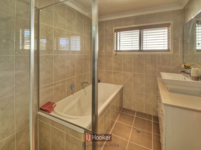 17 Chartreuse Street, Sunnybank Hills QLD 4109