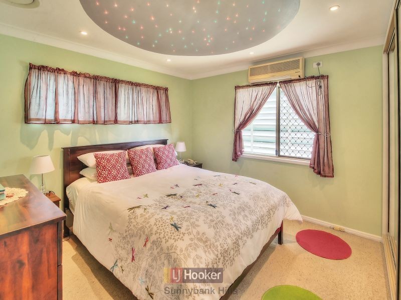 8 Augstein Street, Coopers Plains QLD 4108