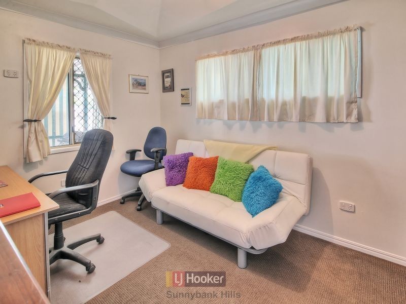 8 Augstein Street, Coopers Plains QLD 4108