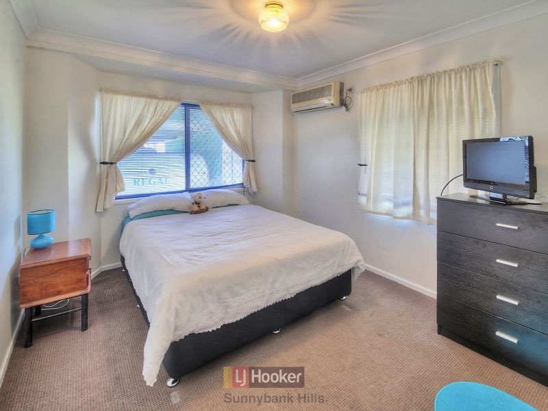 8 Augstein Street, Coopers Plains QLD 4108