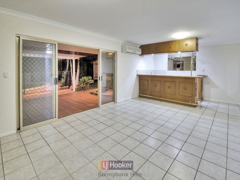 16 Janarde Place, Parkinson QLD 4115