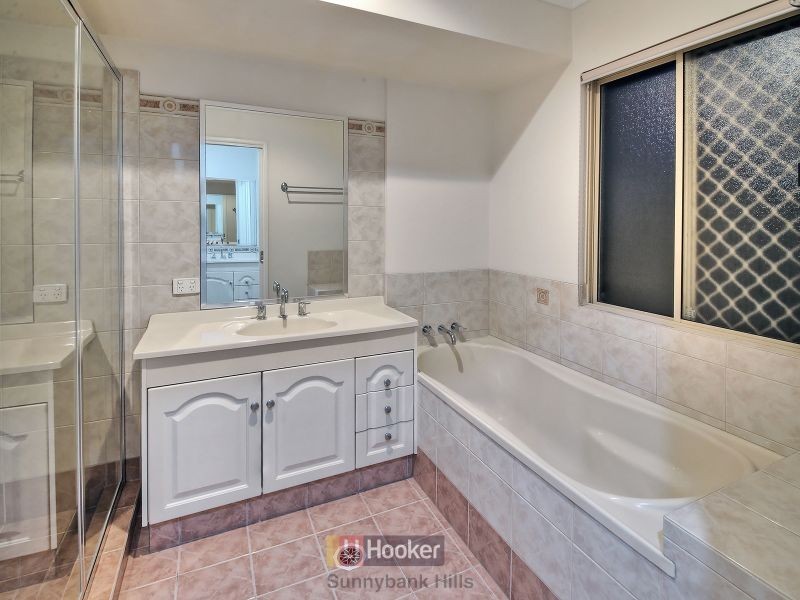 16 Janarde Place, Parkinson QLD 4115