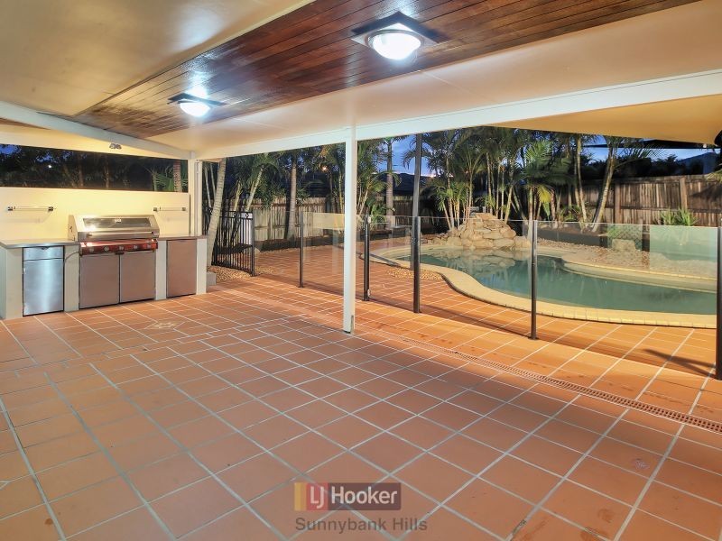16 Janarde Place, Parkinson QLD 4115