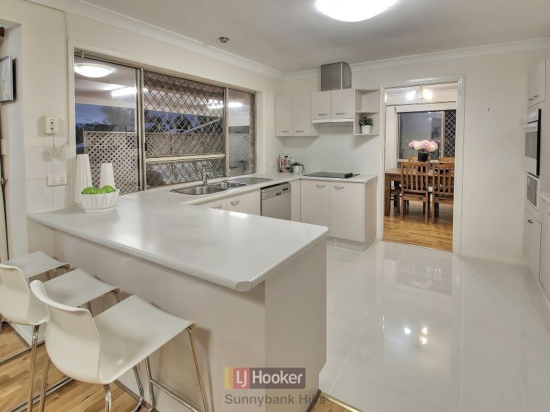 60 Casuarina Crescent, Calamvale QLD 4116