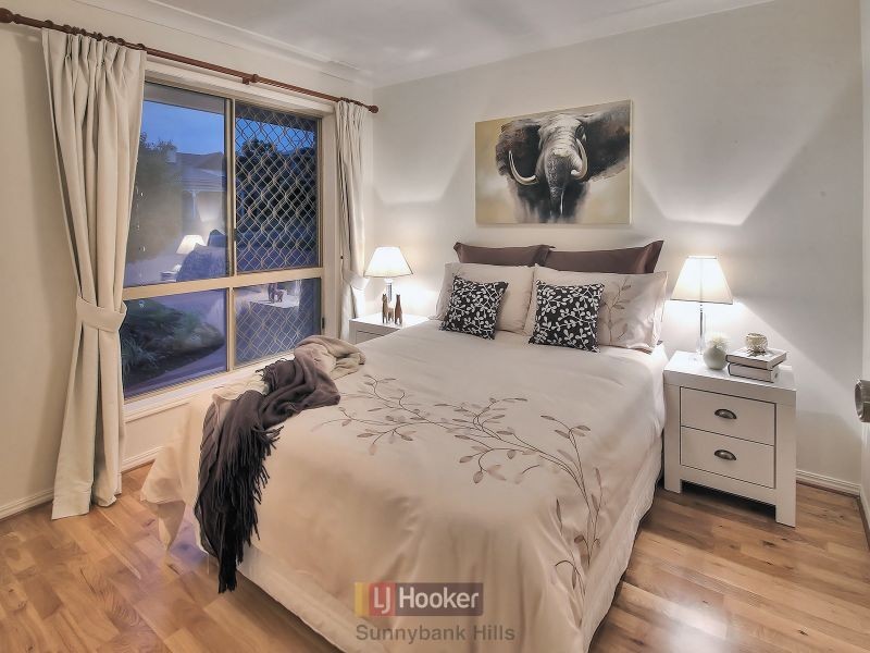 60 Casuarina Crescent, Calamvale QLD 4116