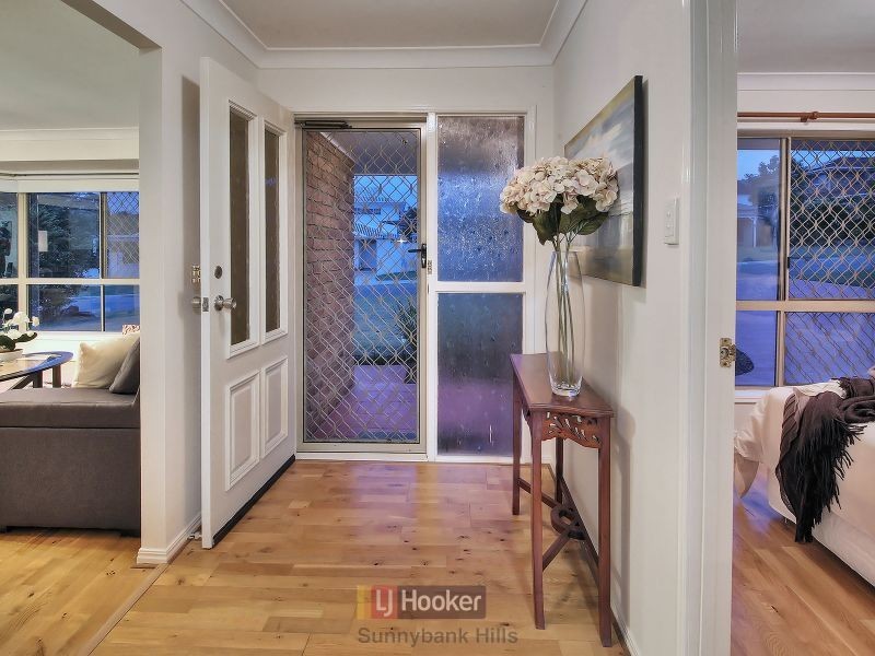 60 Casuarina Crescent, Calamvale QLD 4116