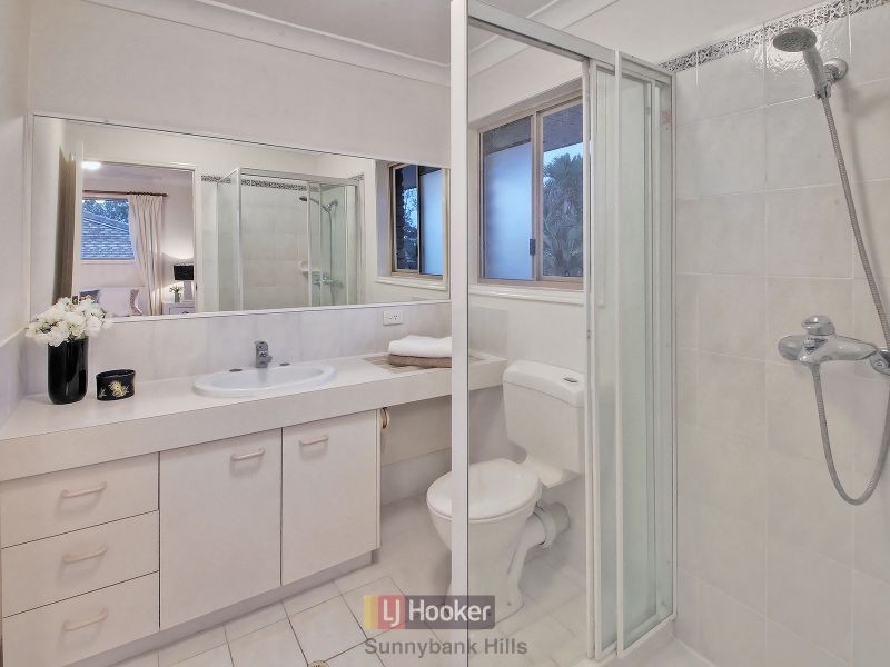 60 Casuarina Crescent, Calamvale QLD 4116