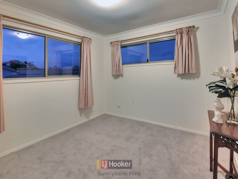 60 Casuarina Crescent, Calamvale QLD 4116