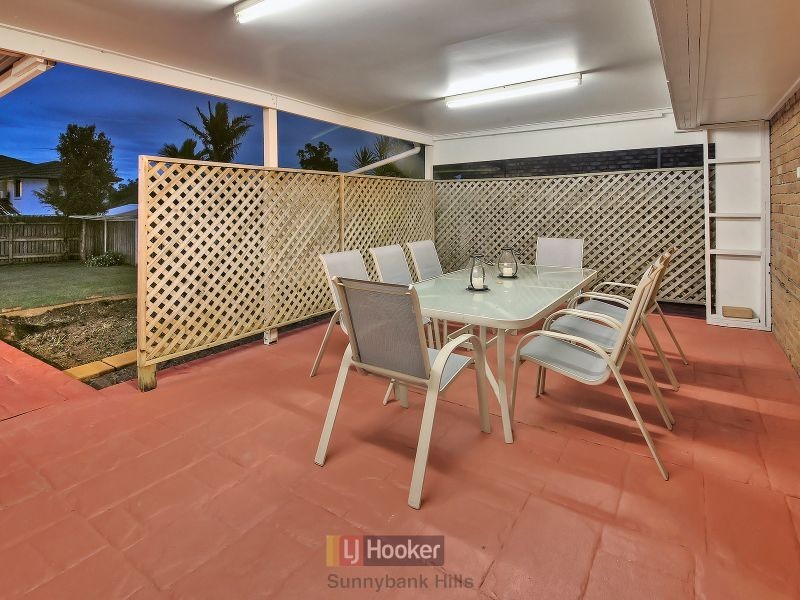 60 Casuarina Crescent, Calamvale QLD 4116