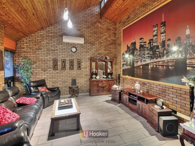 14 Carnoustie Street, Macgregor QLD 4109