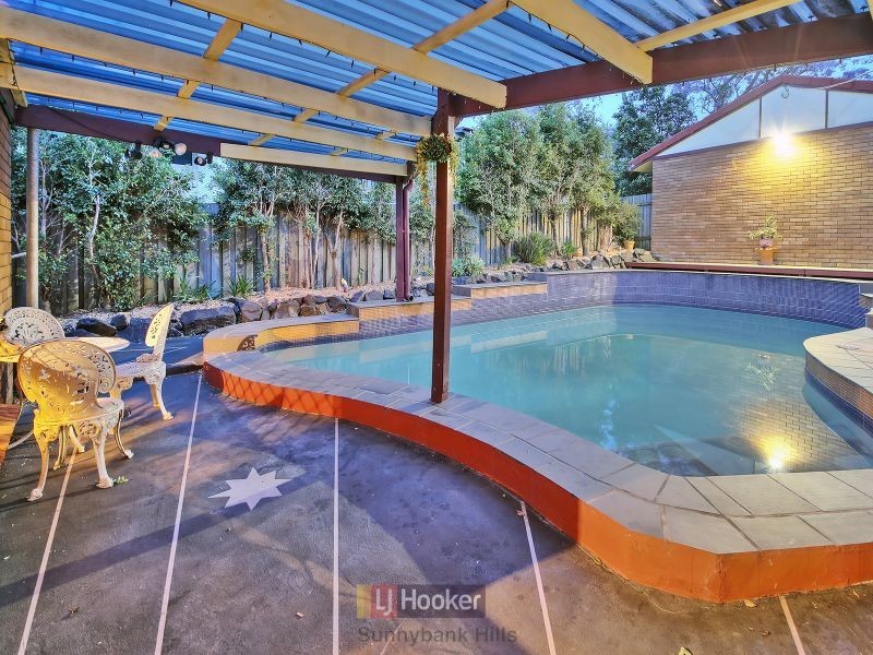 14 Carnoustie Street, Macgregor QLD 4109