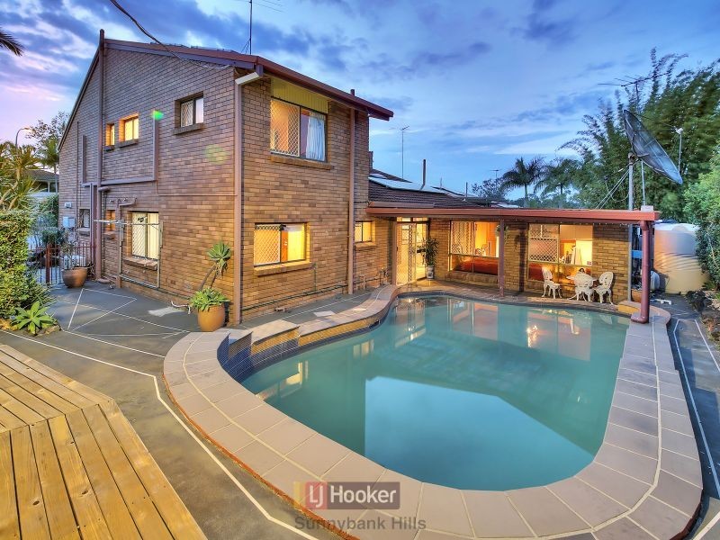 14 Carnoustie Street, Macgregor QLD 4109