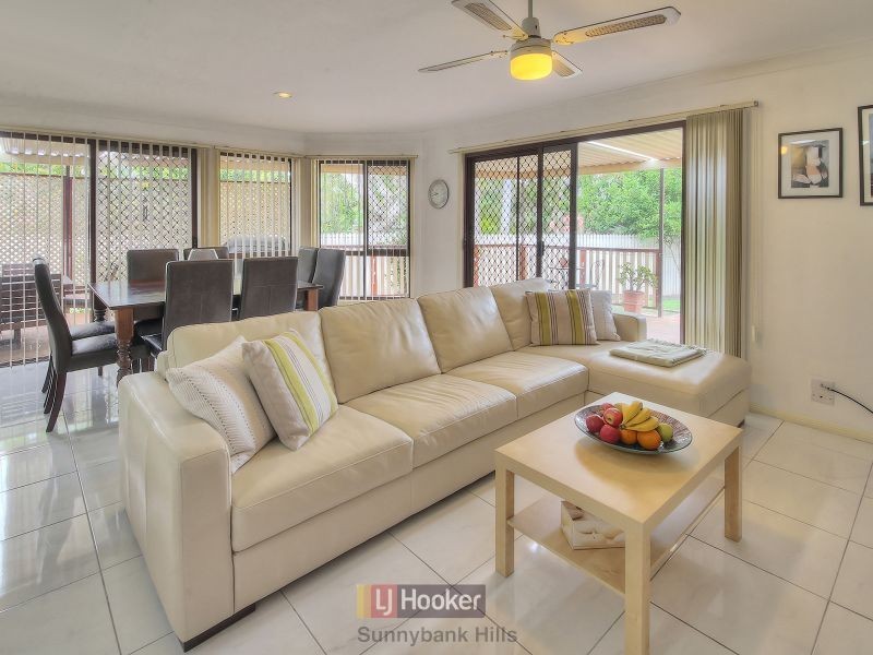 20 Corypha Crescent, Calamvale QLD 4116