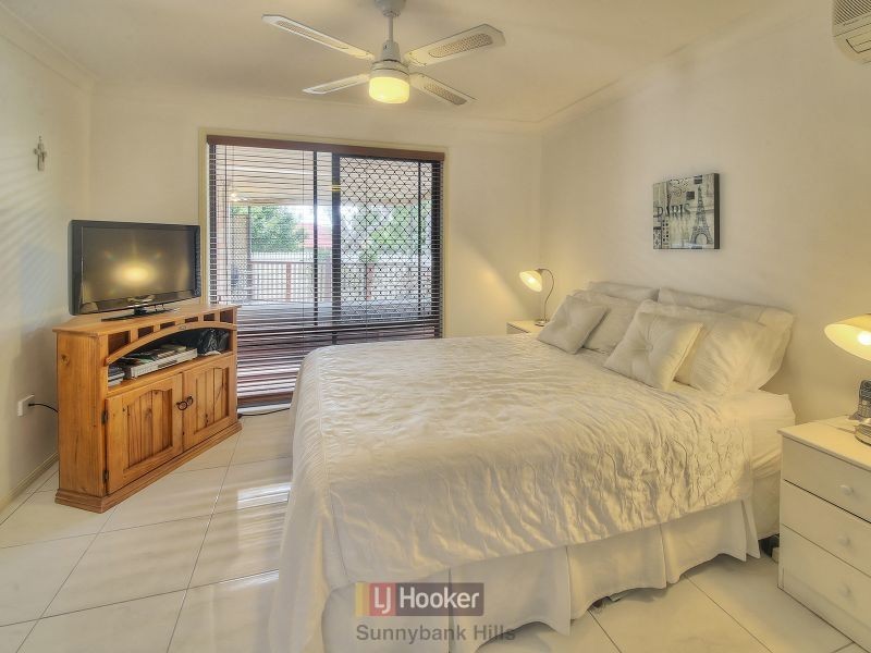 20 Corypha Crescent, Calamvale QLD 4116