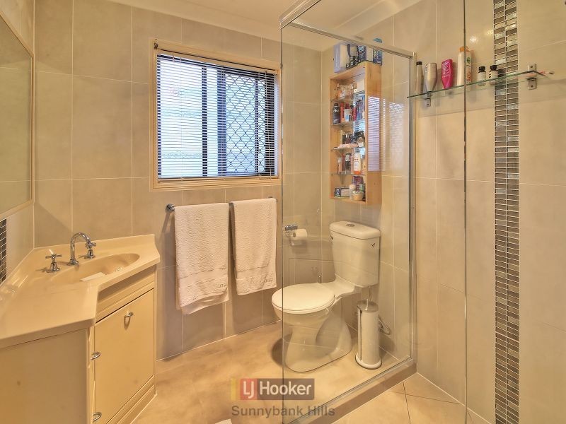 20 Corypha Crescent, Calamvale QLD 4116