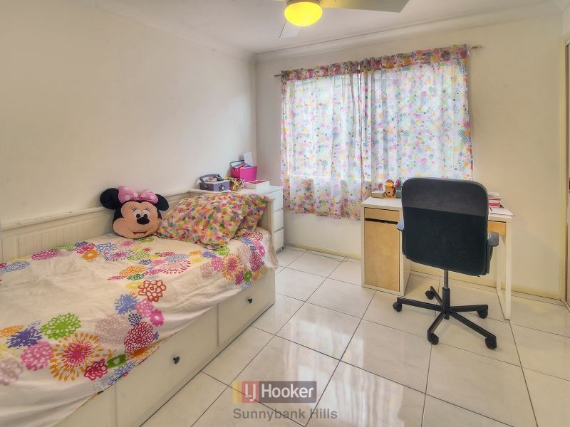 20 Corypha Crescent, Calamvale QLD 4116