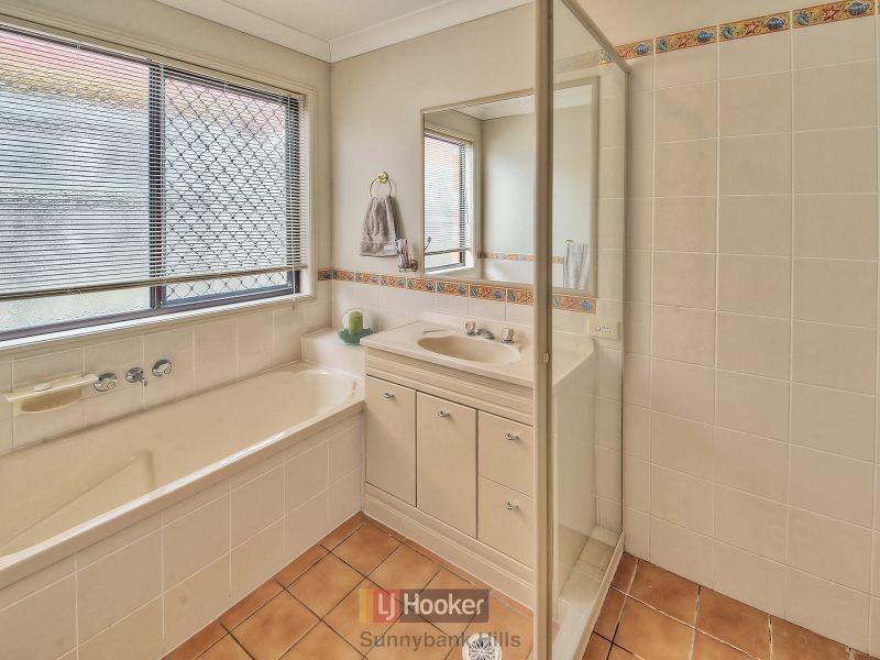 20 Corypha Crescent, Calamvale QLD 4116