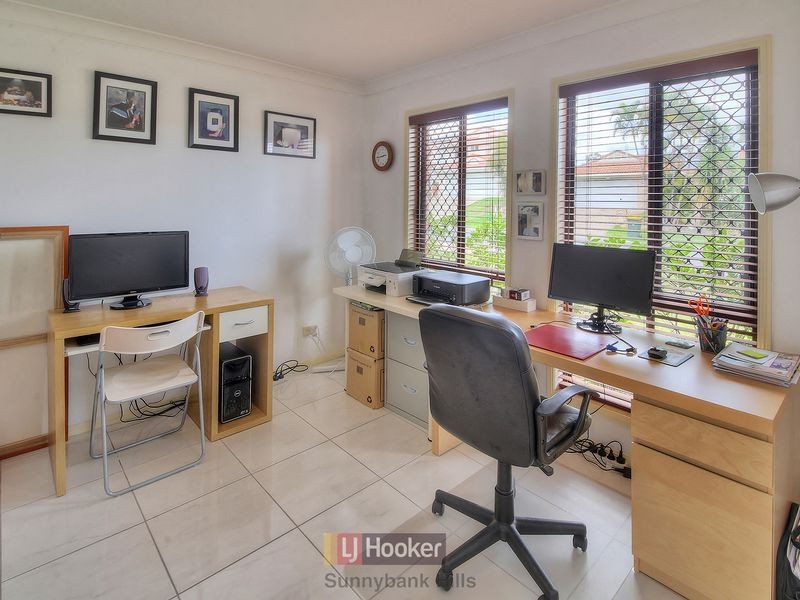 20 Corypha Crescent, Calamvale QLD 4116