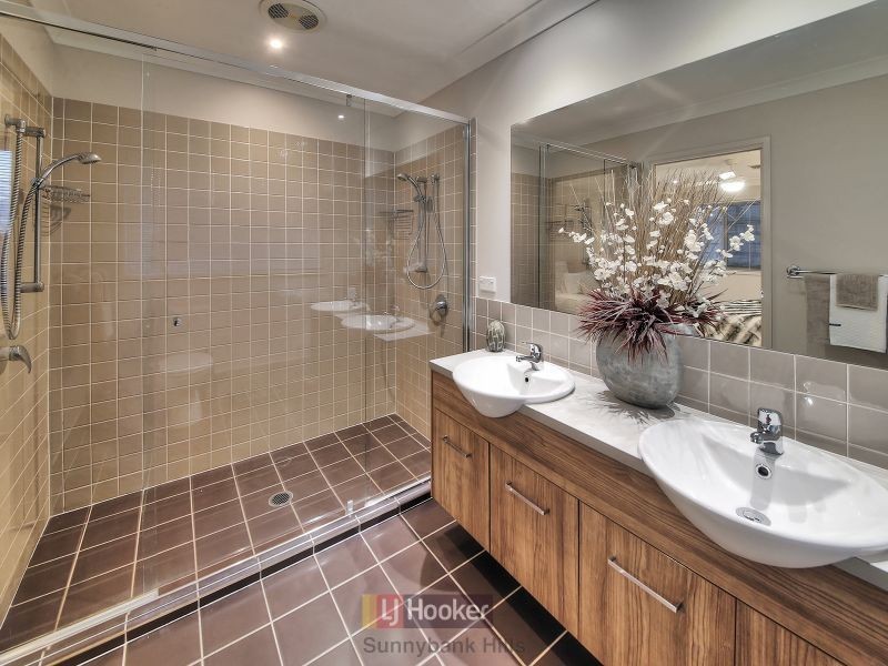 12 Meadowbank Court, Calamvale QLD 4116