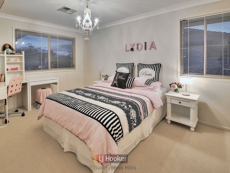 12 Meadowbank Court, Calamvale QLD 4116