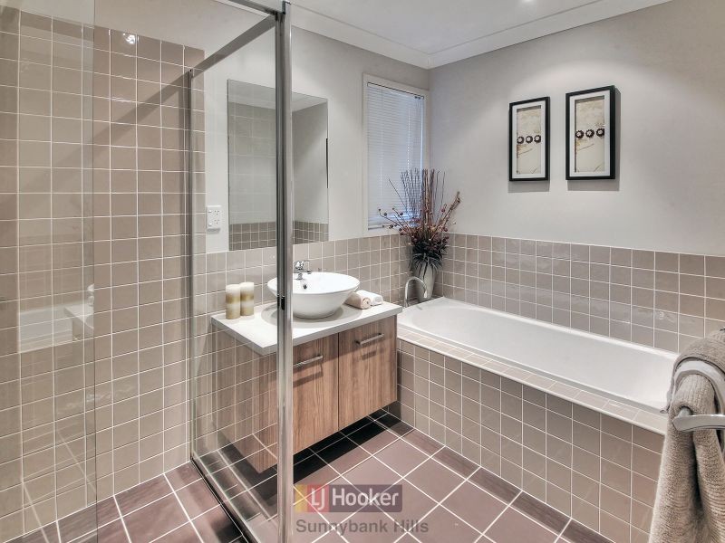 12 Meadowbank Court, Calamvale QLD 4116