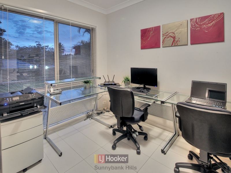 12 Meadowbank Court, Calamvale QLD 4116