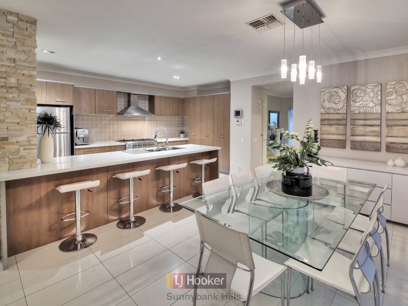 12 Meadowbank Court, Calamvale QLD 4116