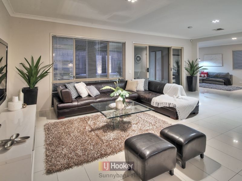 12 Meadowbank Court, Calamvale QLD 4116