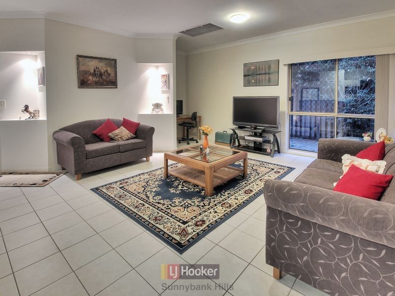 7 Hoop Pine Place, Sunnybank Hills QLD 4109