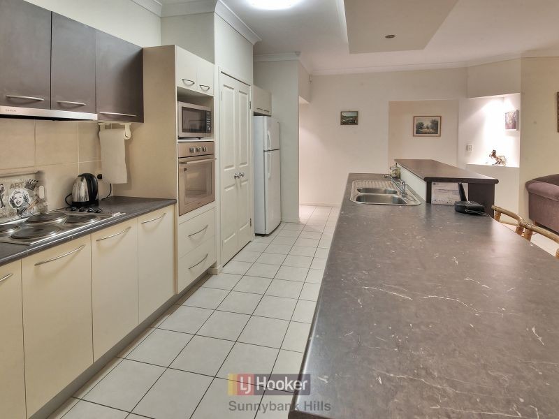 7 Hoop Pine Place, Sunnybank Hills QLD 4109