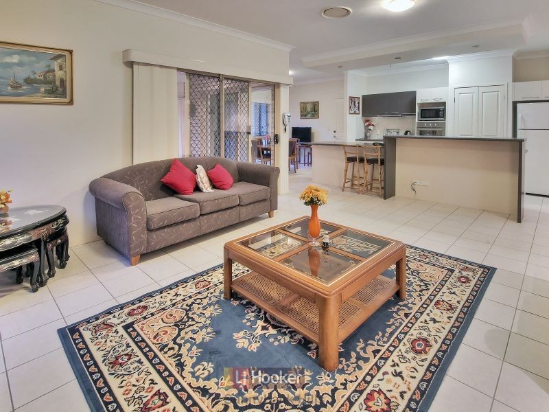 7 Hoop Pine Place, Sunnybank Hills QLD 4109