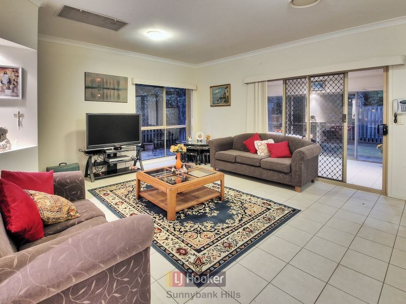 7 Hoop Pine Place, Sunnybank Hills QLD 4109