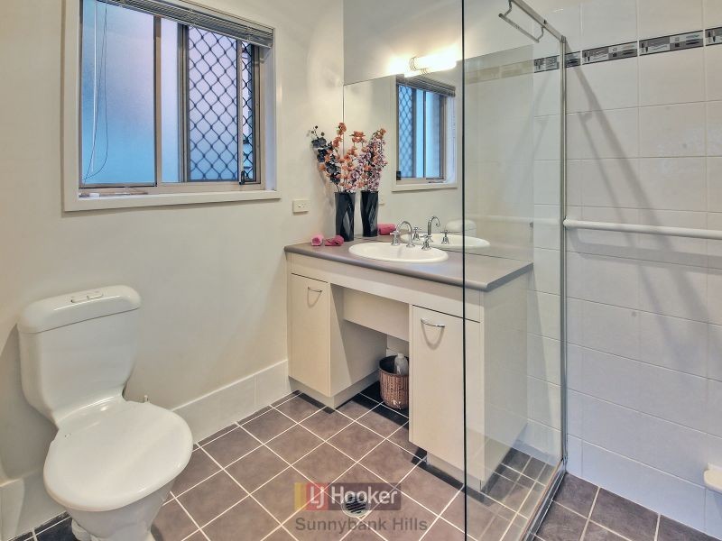 7 Hoop Pine Place, Sunnybank Hills QLD 4109